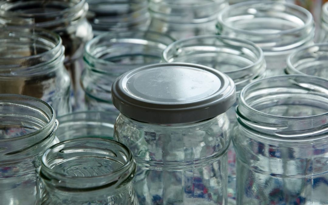 Jakie materiały są najczęściej używane przez producentów zakrętek?